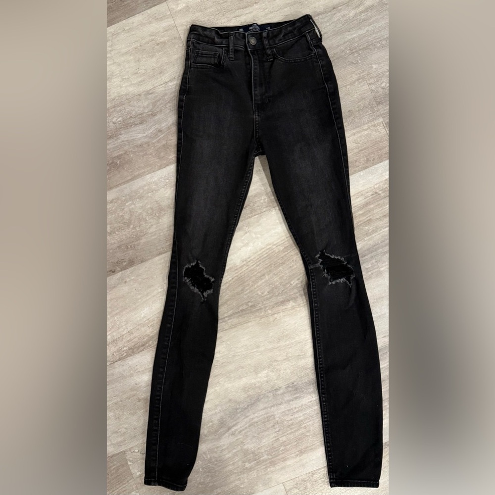 Hollister Ultra High Rise Super Skinny Ripped Jeans Size 00L - Picture 2 of 4